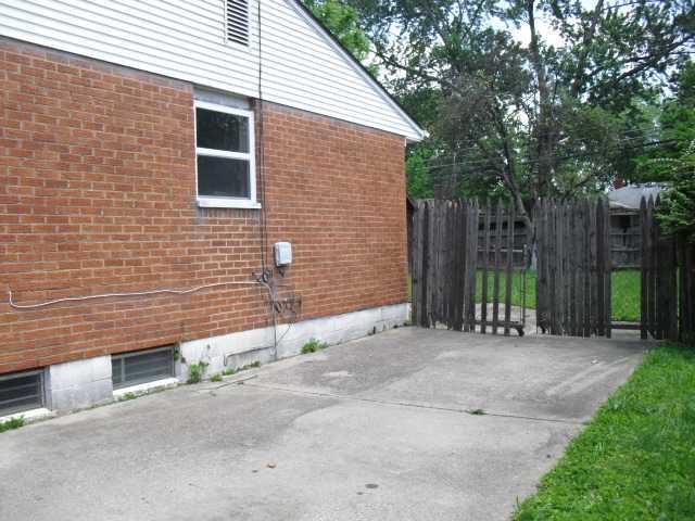 1226 South Yearling Road Columbus, OH 43227 - Photo 2 of 14 Gallery Image 2