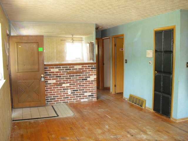 1226 South Yearling Road Columbus, OH 43227 - Photo 3 of 14 Gallery Image 3