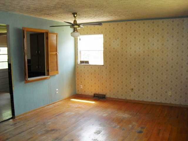 1226 South Yearling Road Columbus, OH 43227 - Photo 4 of 14 Gallery Image 4