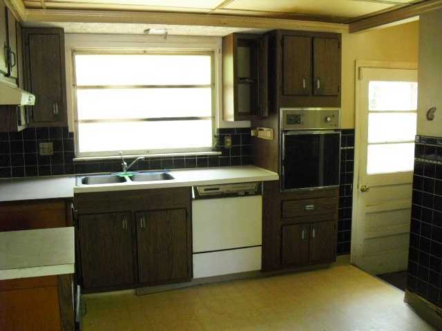 1226 South Yearling Road Columbus, OH 43227 - Photo 5 of 14 Gallery Image 5