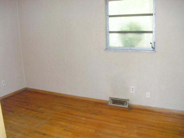 1226 South Yearling Road Columbus, OH 43227 - Photo 8 of 14 Gallery Image 8