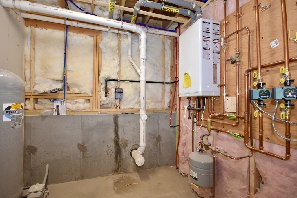 5 Woodlawn Road Freetown, MA 02702 - Photo 20 of 24 a utility room with dryer and washer
