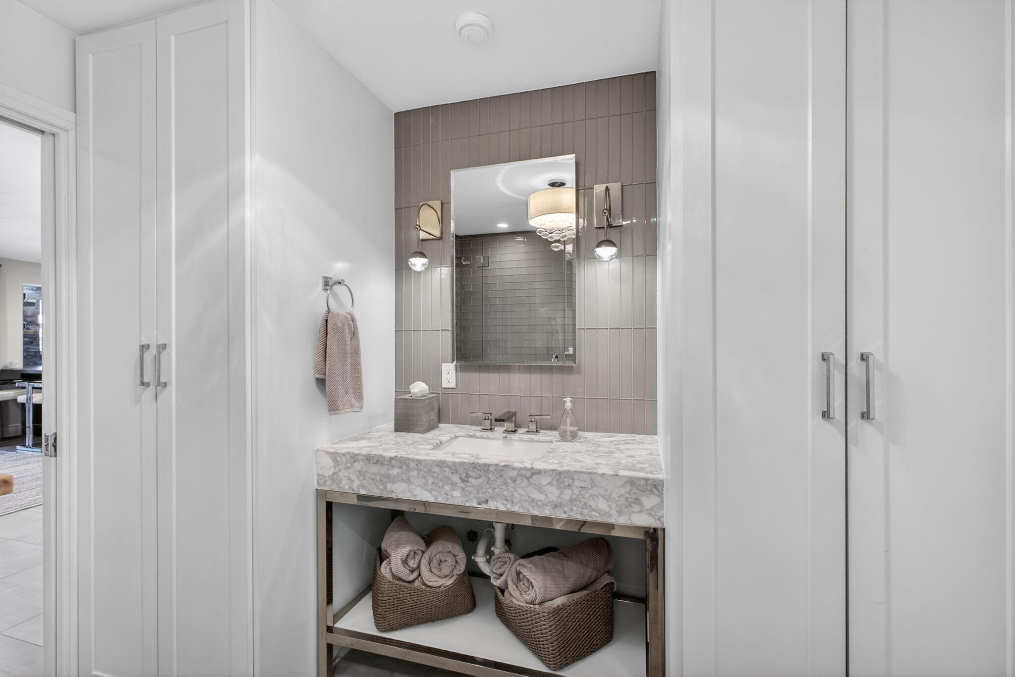 1160 Coral Way Singer Island, FL 33404 - Photo 30 of 62 GUEST BATH 2