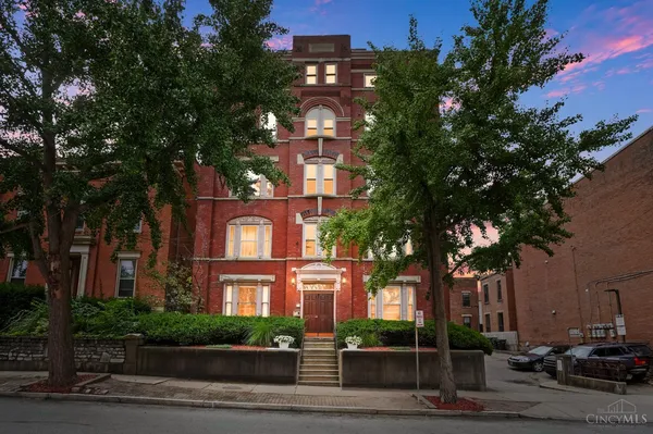 $249,900 | 427 Hopkins Street, Unit 8, Cincinnati, OH 45203