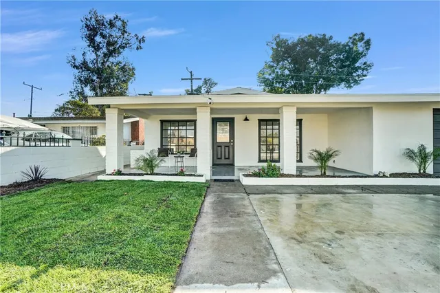 $1,049,900 | 4122 West Kent Avenue, Santa Ana, CA 92704