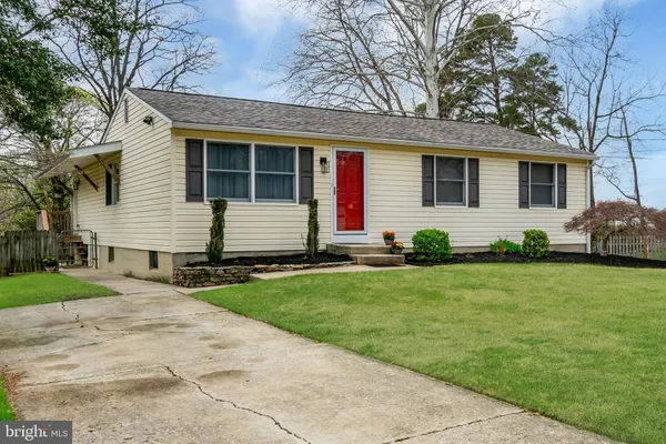 a front view of house with yard