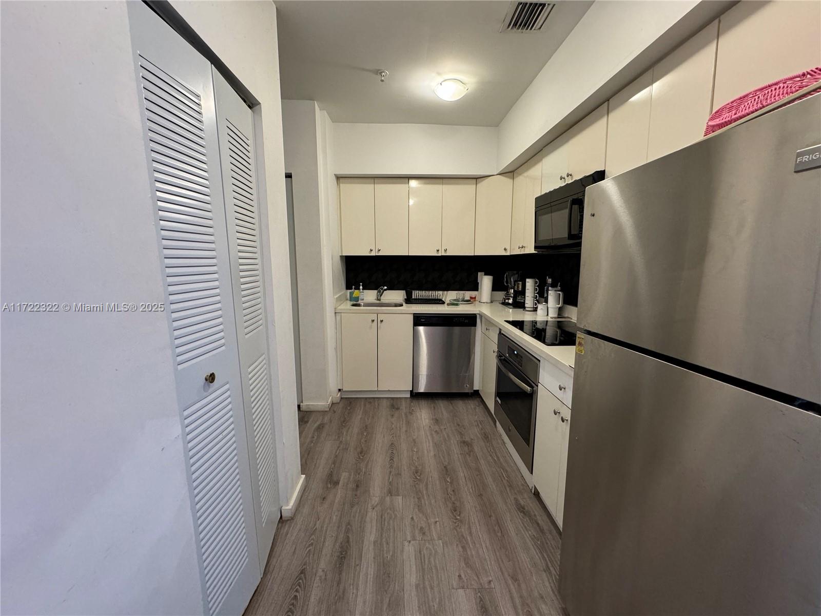 810 7th Street, Unit 207 Miami Beach, FL 33139 - Photo 2 of 15