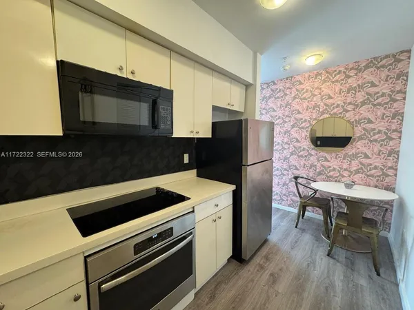 $215,000 | 810 7th Street, Unit 207, Miami Beach, FL 33139