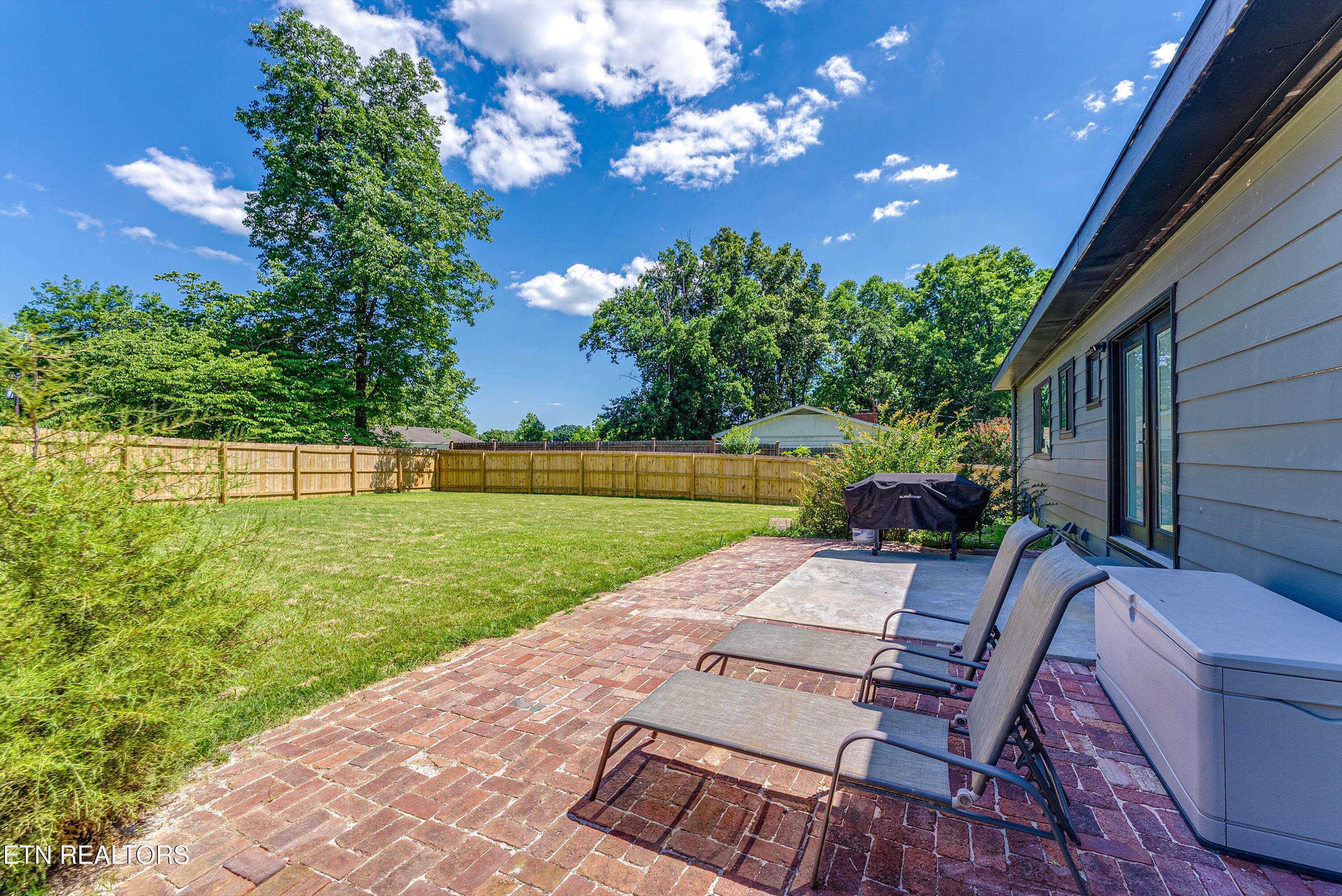 101 Wayne Place Oak Ridge, TN 37830 - Photo 37 of 43 43-Patio A3