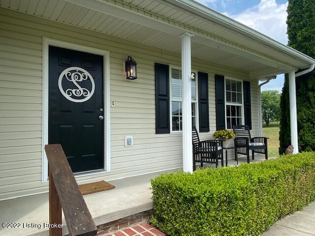1417 Jimtown Road Springfield, KY 40069 - Photo 2 of 31 Covered Front Porch