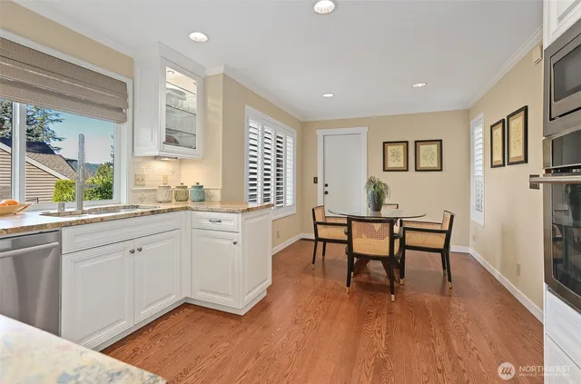 $1,200,000 | 975 Northwest Inneswood Place, Issaquah, WA 98027