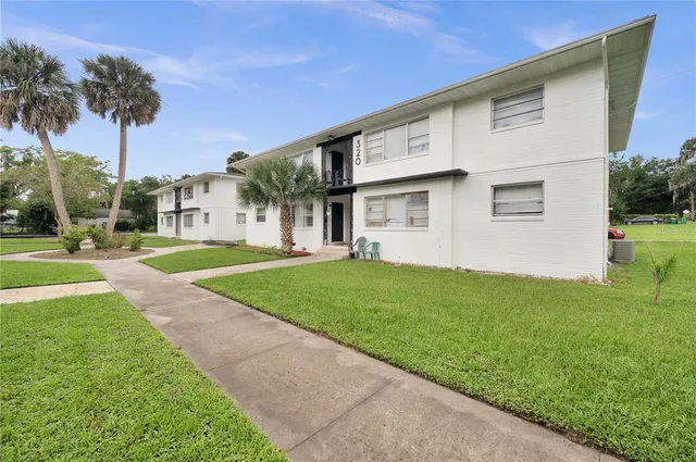 $1,450 | 320 West Howry Avenue, Unit 1, Deland, FL 32720