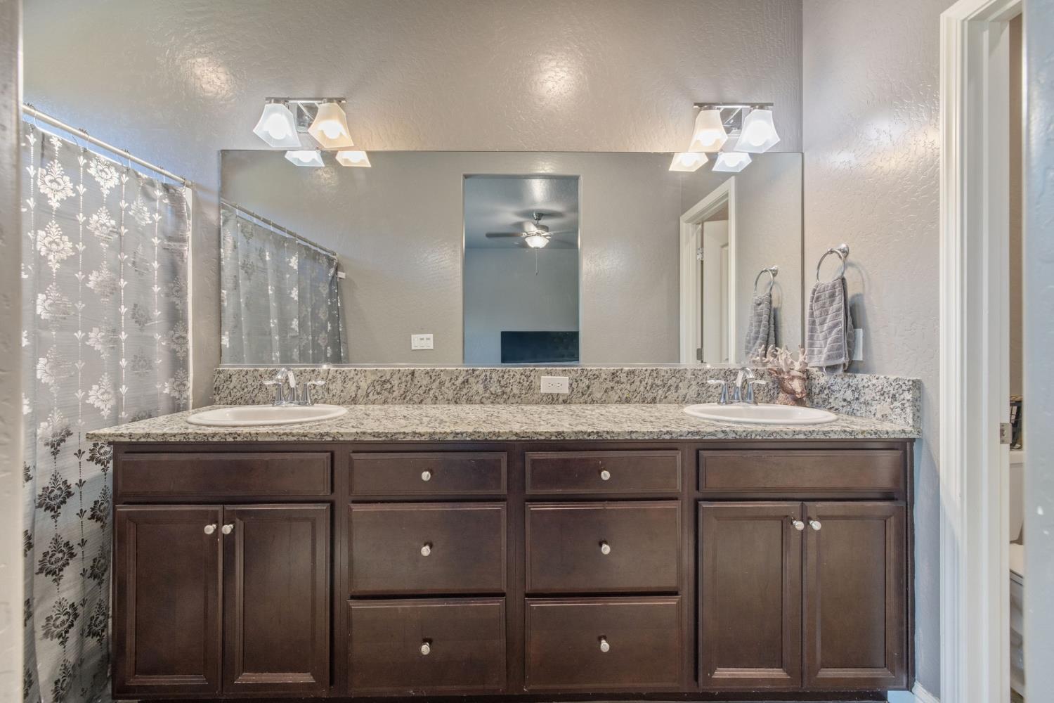 757 Strada Street Lemoore, CA 93245 - Photo 40 of 63