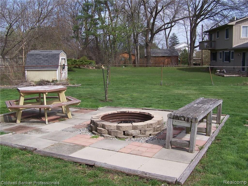 186 West Wattles Road Troy, MI 48098 - Photo 22 of 23 Fire Pit