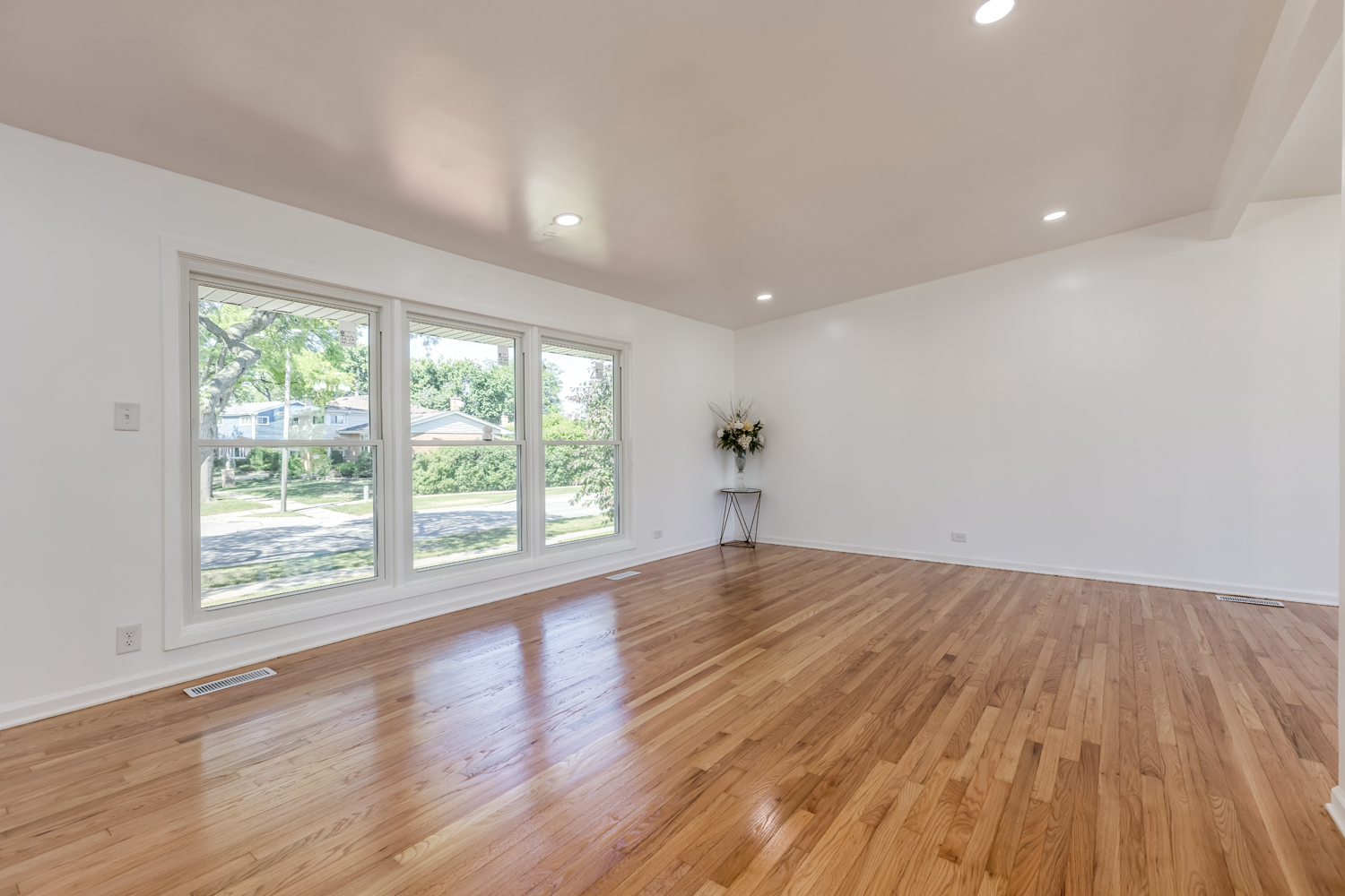 7745 Beckwith Road Morton Grove, IL 60053 - Photo 9 of 39