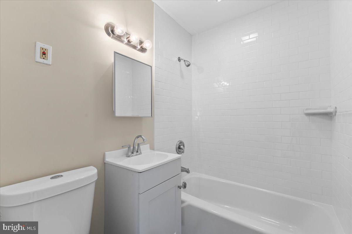 126 Rutledge Avenue Trenton, NJ 08618 - Photo 8 of 15