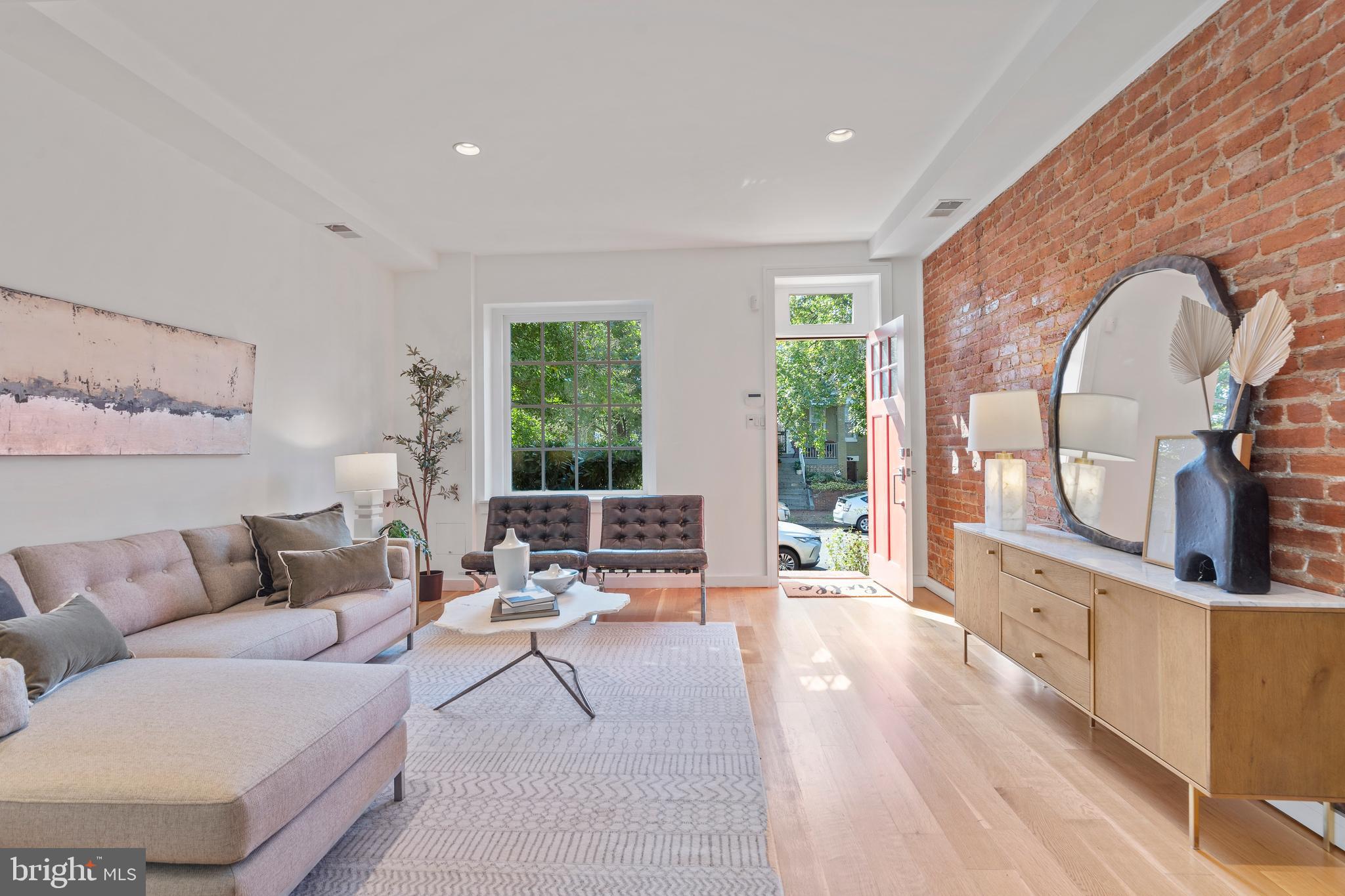 1024 G Street Northeast Washington, DC 20002 - Photo 8 of 62