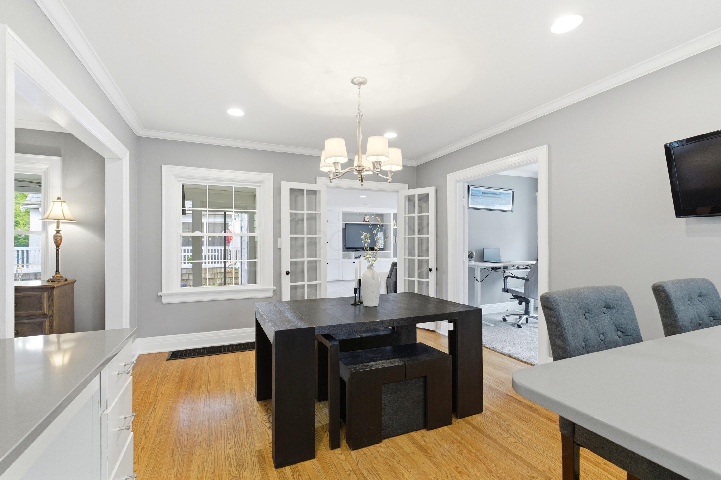 2565 Bexley Park Road Bexley, OH 43209 - Photo 9 of 55 Dining