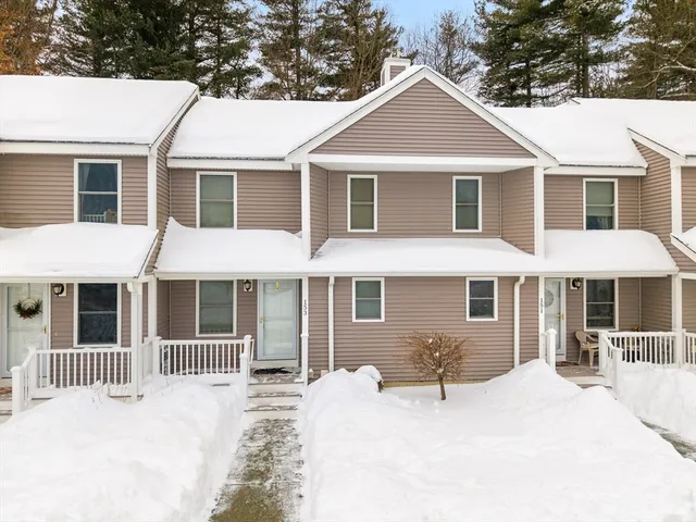 $327,900 | 153 Bayberry Hill Lane, Unit 153, Leominster, MA 01453