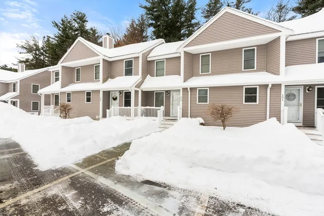$327,900 | 153 Bayberry Hill Lane, Unit 153, Leominster, MA 01453
