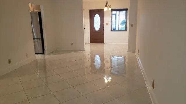 a view of a livingroom with window