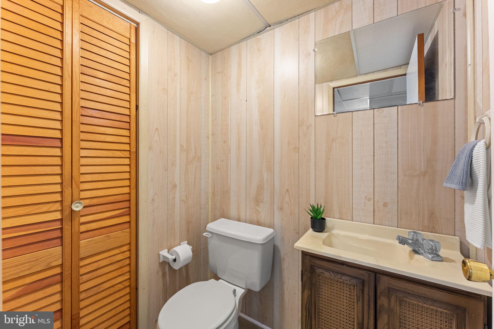 222 Chelsea Road Pasadena, MD 21122 - Photo 48 of 90 Cute half bath on lower level