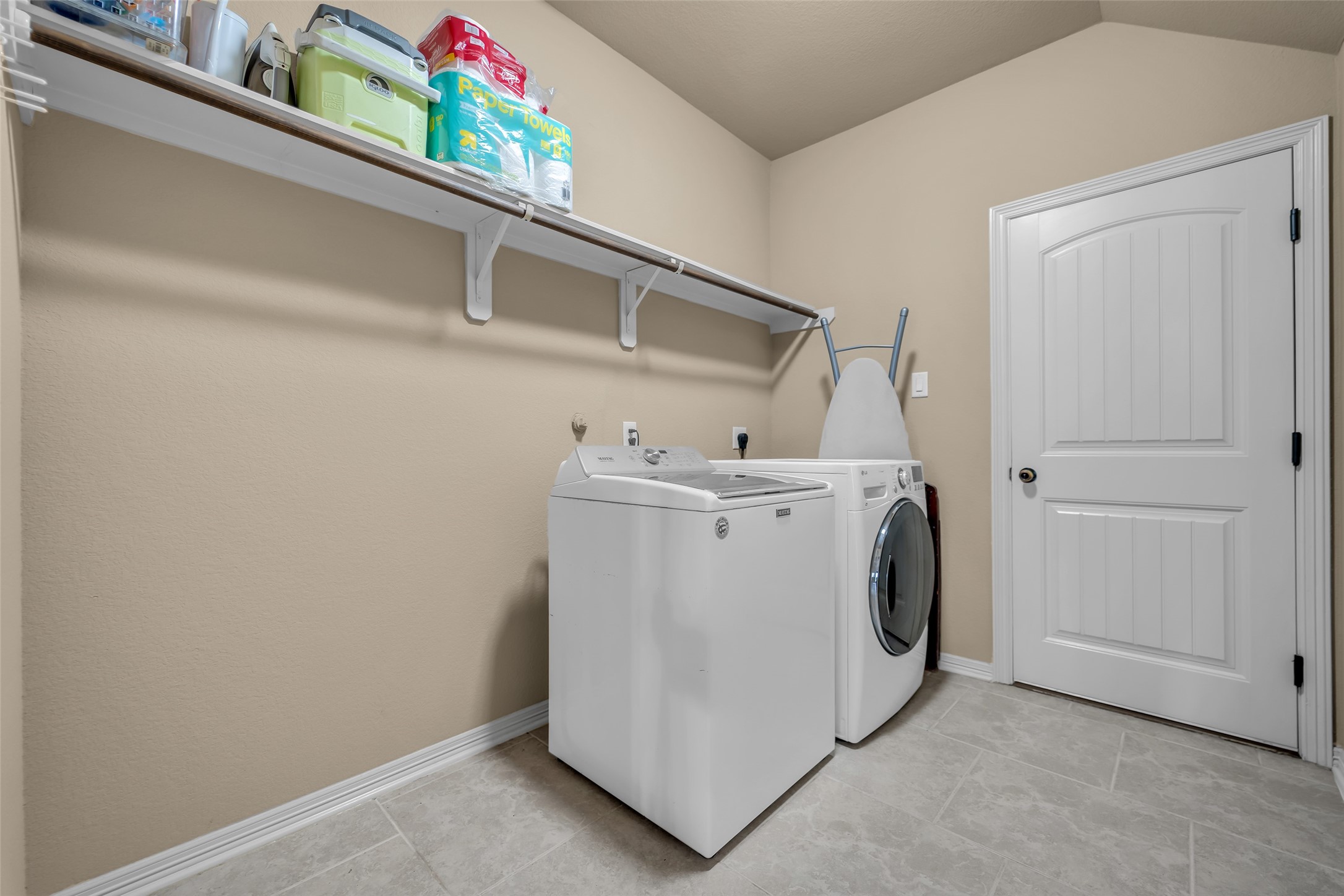 14752 Highland Ranch Drive Montgomery, TX 77316 - Photo 35 of 39 a utility room with dryer and washer