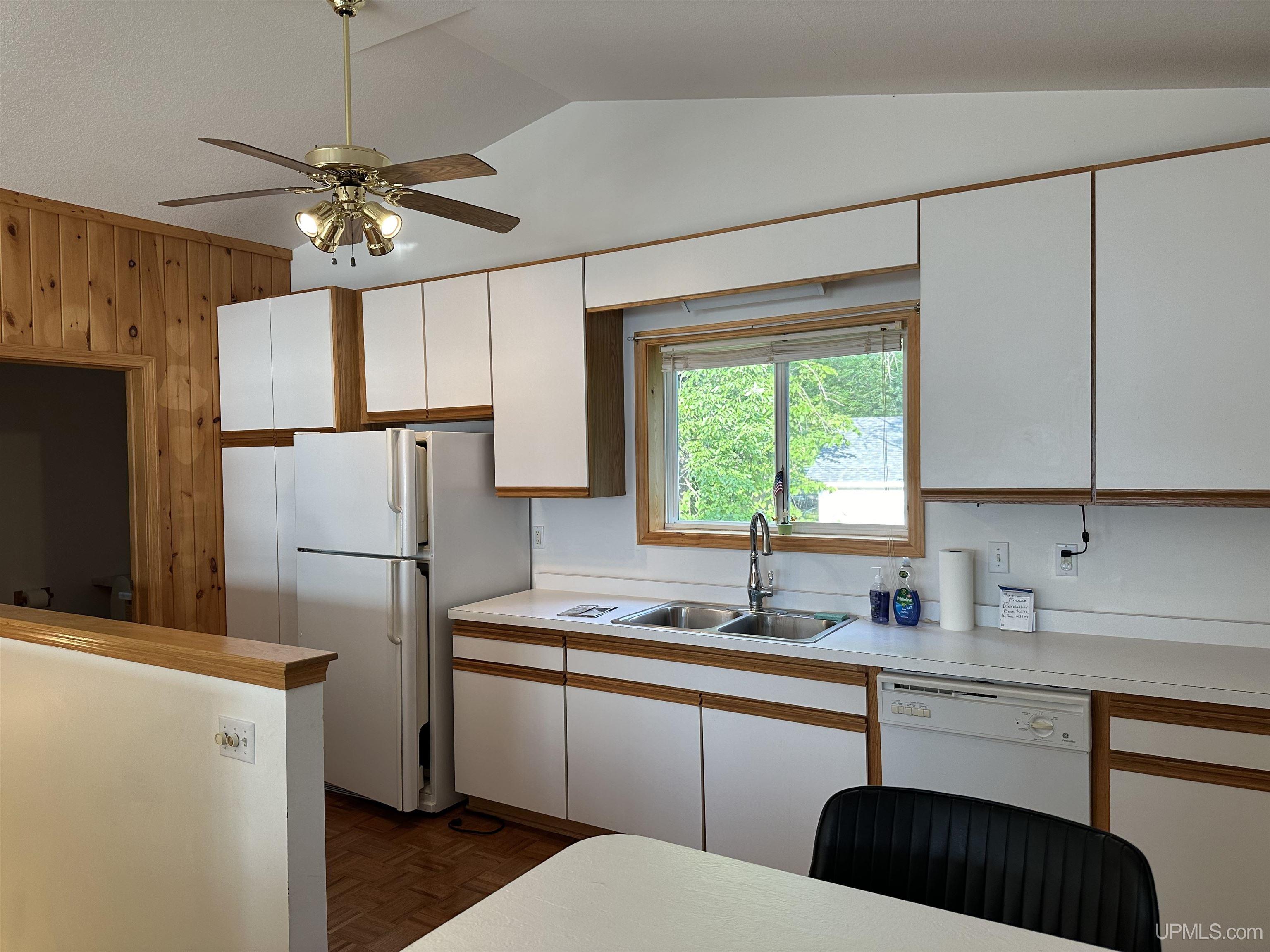 9167 East Shore Road Marenisco, MI 49947 - Photo 9 of 60