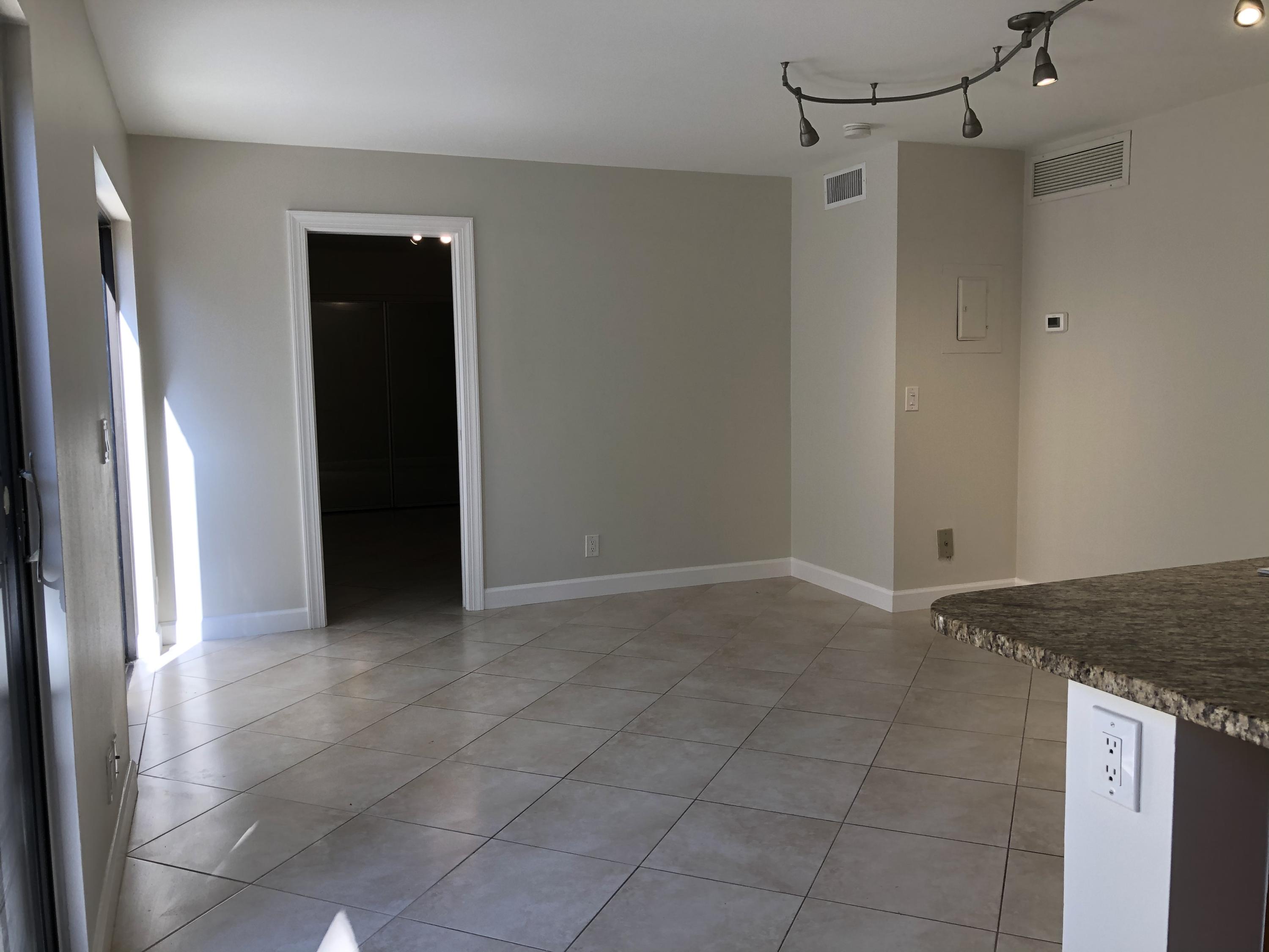 1605 Highway 1, Unit 14C Jupiter, FL 33477 - Photo 11 of 32 Living Room