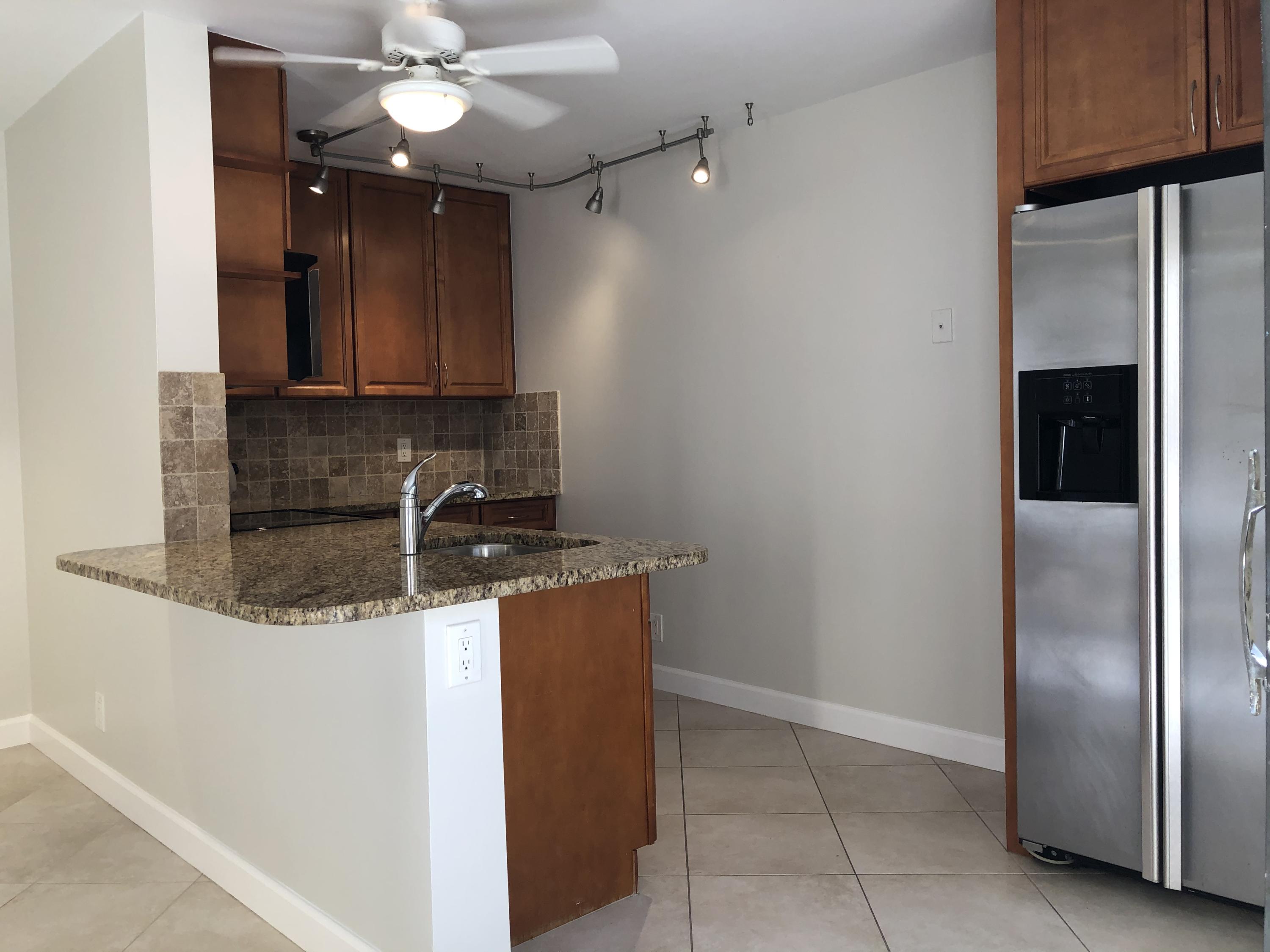 1605 Highway 1, Unit 14C Jupiter, FL 33477 - Photo 12 of 32 Kitchen