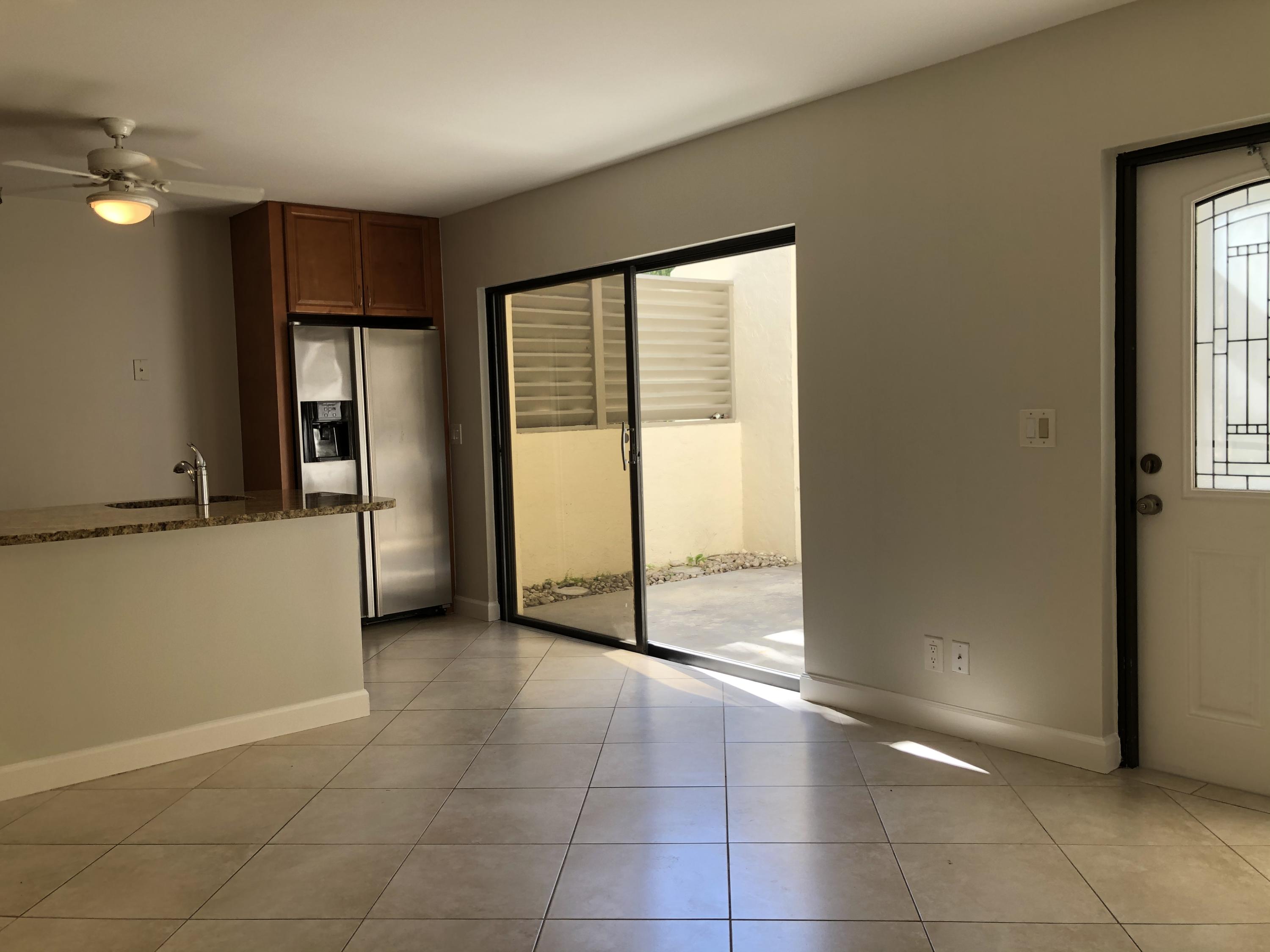 1605 Highway 1, Unit 14C Jupiter, FL 33477 - Photo 13 of 32 Living room