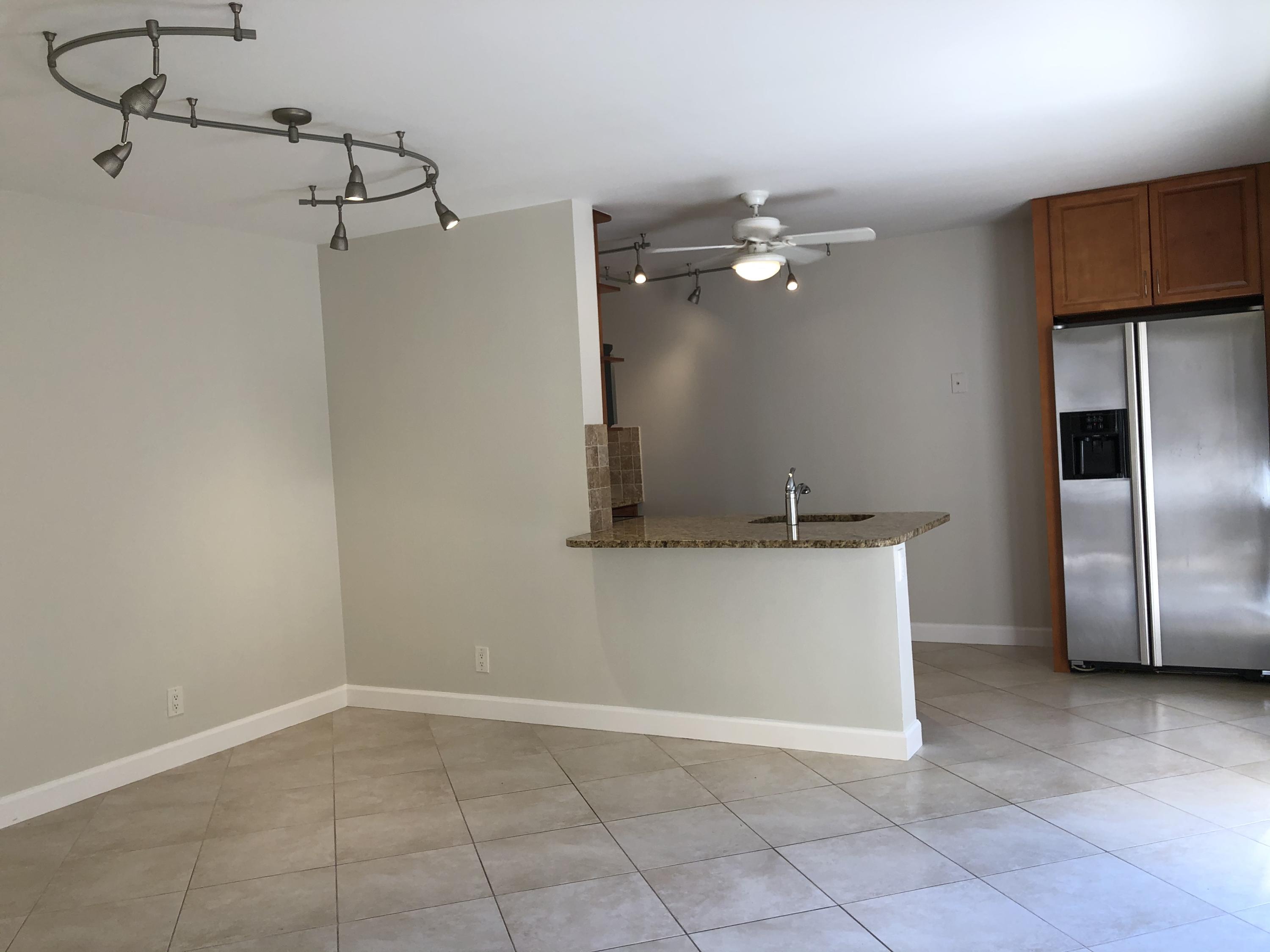 1605 Highway 1, Unit 14C Jupiter, FL 33477 - Photo 14 of 32 Living Room