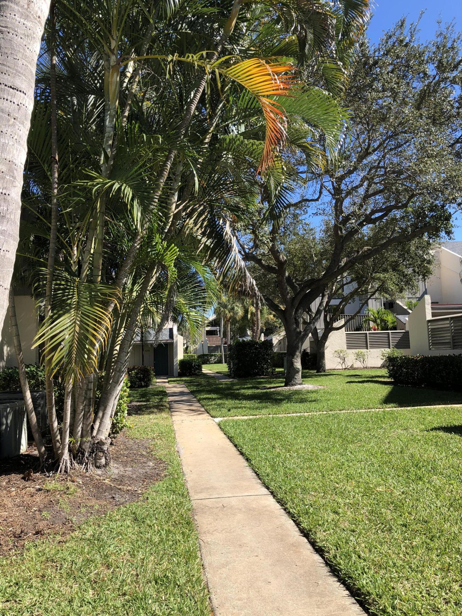 1605 Highway 1, Unit 14C Jupiter, FL 33477 - Photo 23 of 32 Side Walk