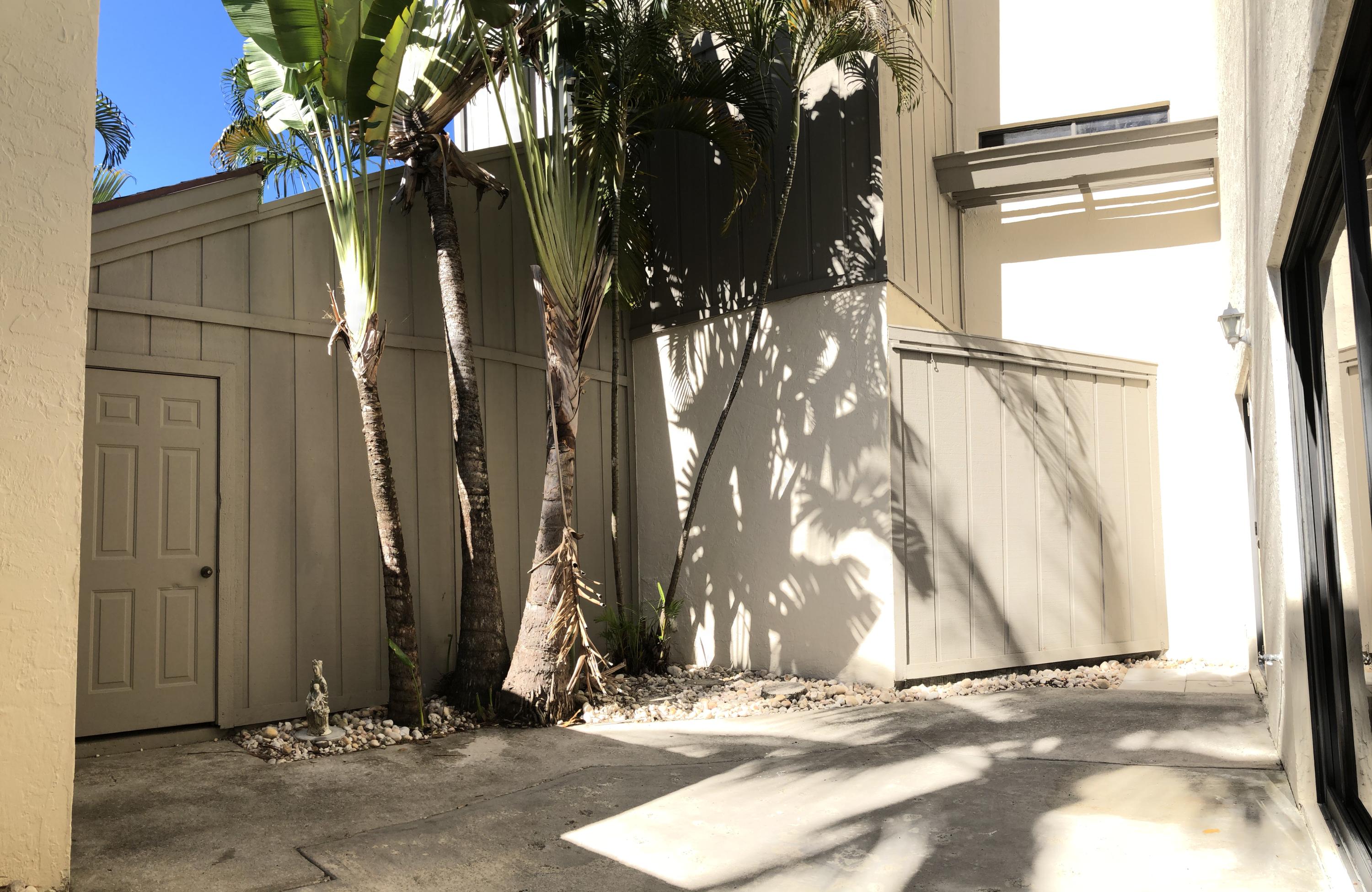 1605 Highway 1, Unit 14C Jupiter, FL 33477 - Photo 5 of 32 Patio