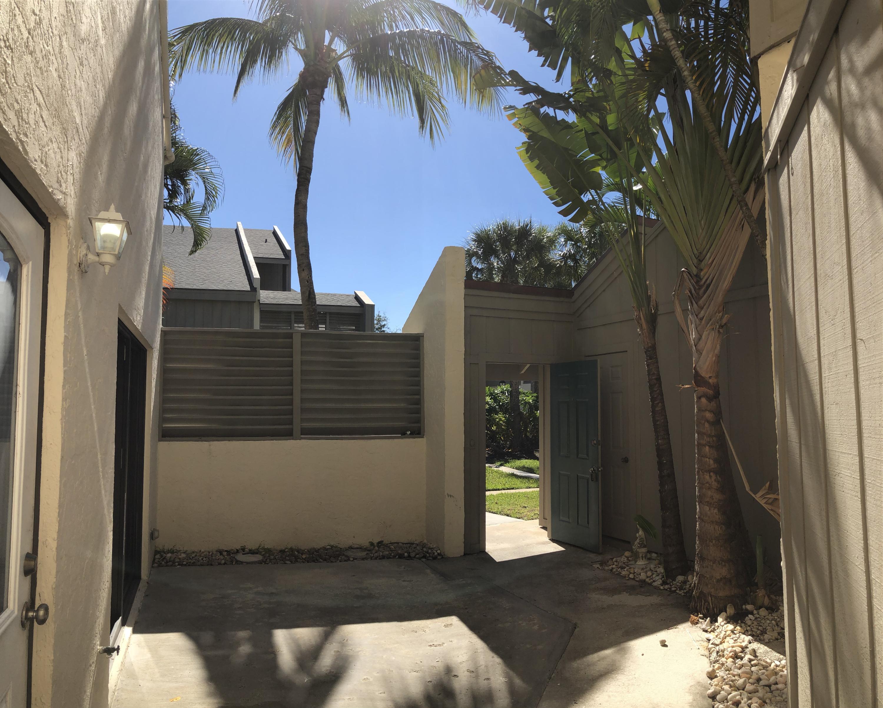 1605 Highway 1, Unit 14C Jupiter, FL 33477 - Photo 7 of 32 Patio