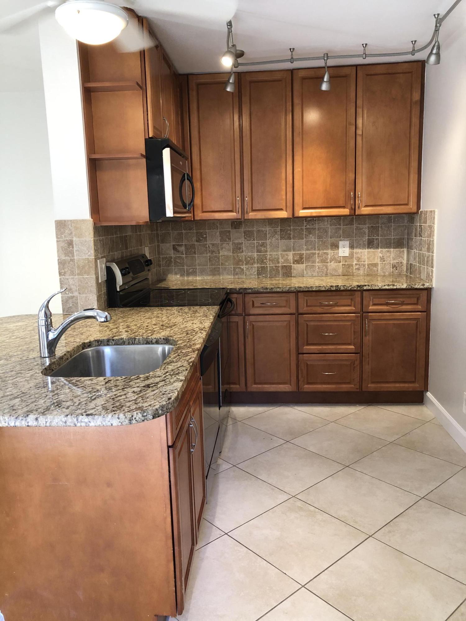 1605 Highway 1, Unit 14C Jupiter, FL 33477 - Photo 8 of 32 Kitchen