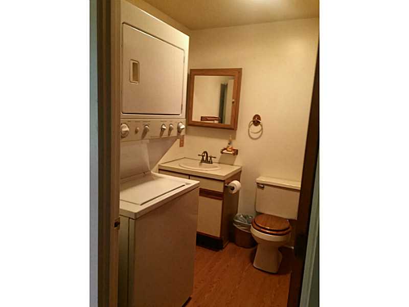 23 Reed Street, Unit 23 Warwick, RI 02886 - Photo 9 of 17 Bathroom.