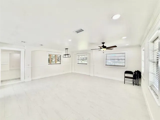 $3,150 | 15611 Walden Avenue, Tampa, FL 33618