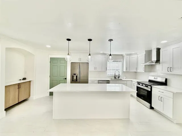 $3,150 | 15611 Walden Avenue, Tampa, FL 33618