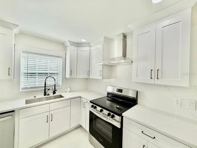 $3,150 | 15611 Walden Avenue, Tampa, FL 33618