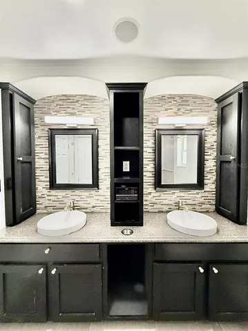 $3,150 | 15611 Walden Avenue, Tampa, FL 33618