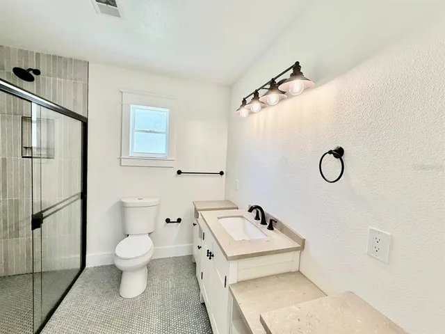 $3,150 | 15611 Walden Avenue, Tampa, FL 33618