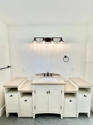 $3,150 | 15611 Walden Avenue, Tampa, FL 33618