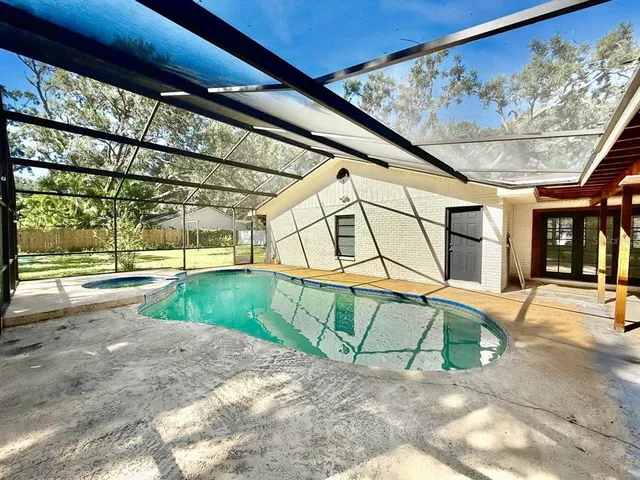 $3,150 | 15611 Walden Avenue, Tampa, FL 33618