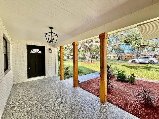 $3,150 | 15611 Walden Avenue, Tampa, FL 33618