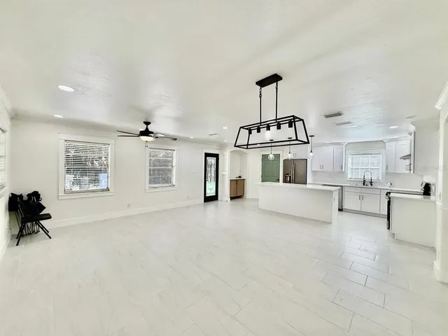 $3,150 | 15611 Walden Avenue, Tampa, FL 33618