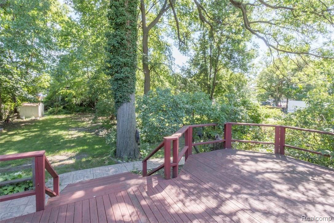 500 Stratford Road Ferndale, MI 48220 - Photo 1 of 35 500 Stratford Deck/Back Yard