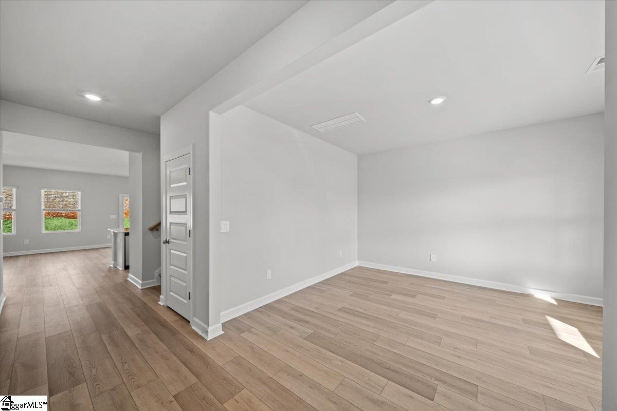 831 Penfold Pointe Wellford, SC 29385 - Photo 2 of 26