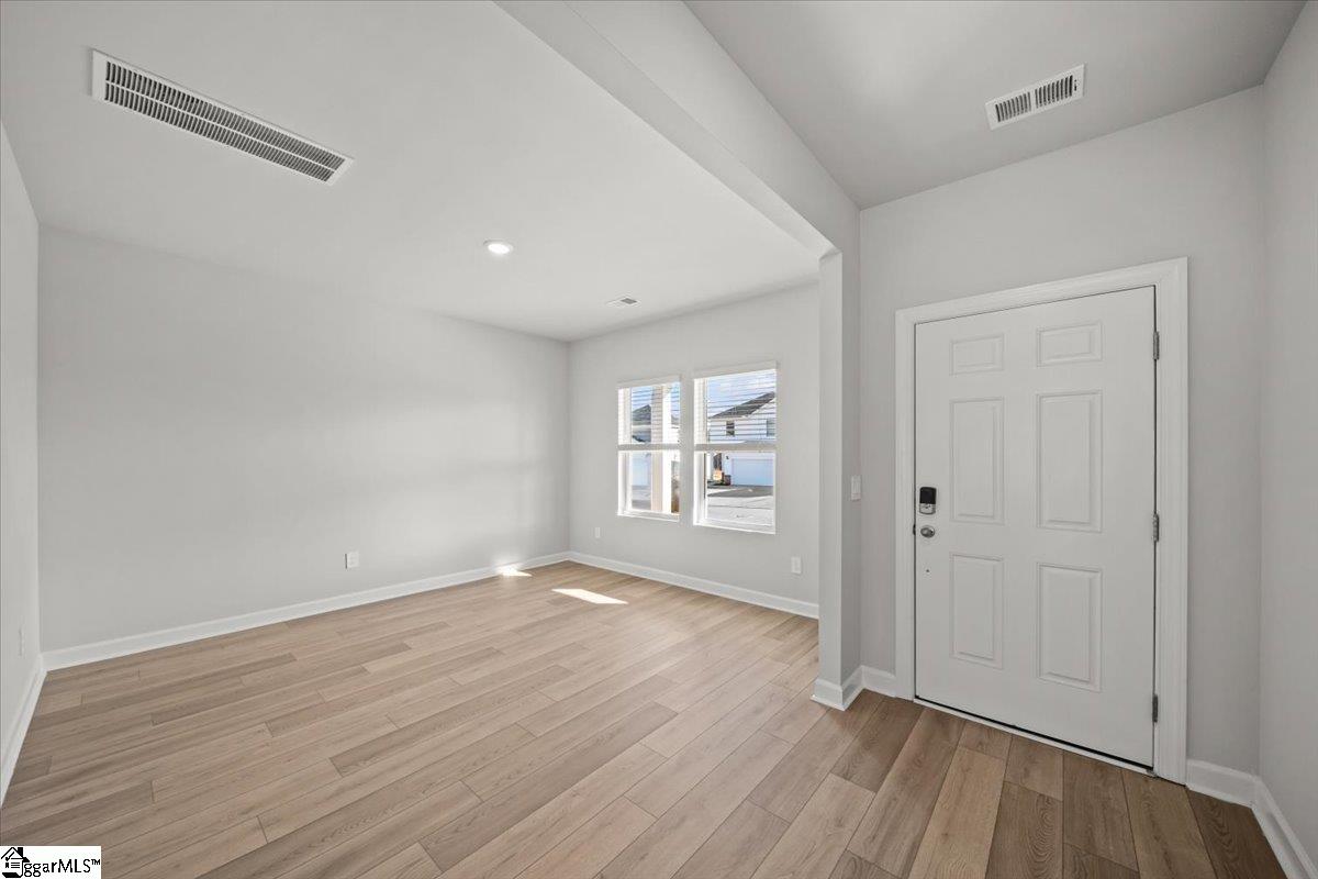 831 Penfold Pointe Wellford, SC 29385 - Photo 3 of 26