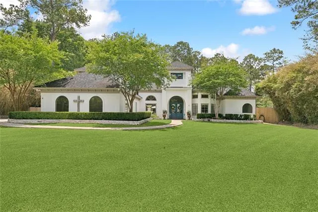 $1,025,000 | 4 North Azalea Drive, Covington, LA 70433